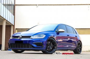 VOLKSWAGEN GOLF SF10 SATIN BLACK